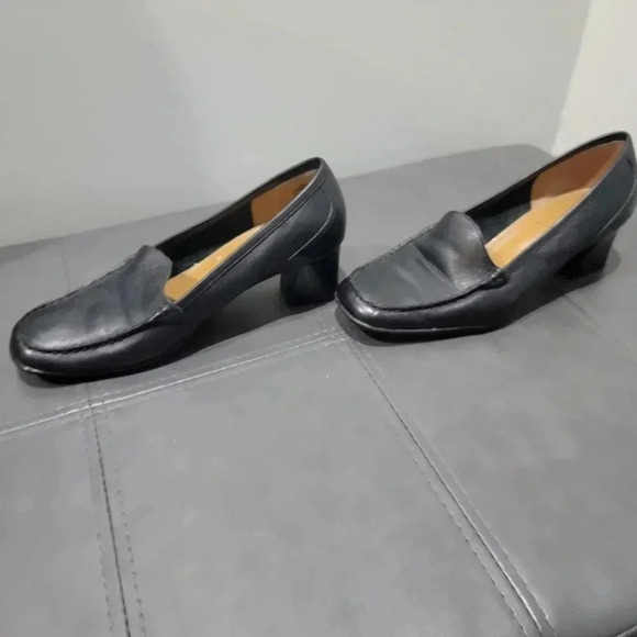 Naturalizer Womens 5.5 Black Leather Upper Slip On Casual Office Preppy no box - Picture 2 of 6